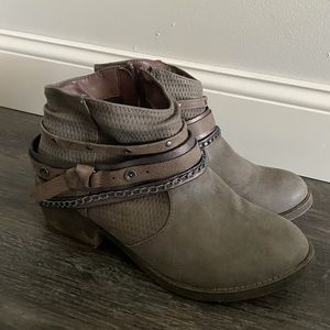 Tan/gray short boots